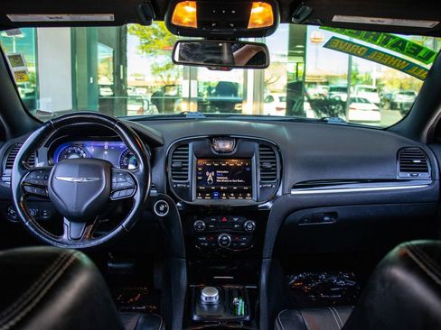 Used 2019 Chrysler 300 S AWD/4WD image 15