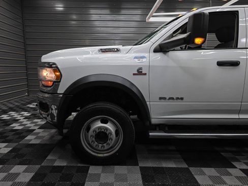 Used 2020 RAM 5500 Tradesman w/ Chrome Appearance Group AWD/4WD image 42