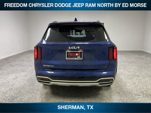 Used 2023 Kia Sorento EX image 5