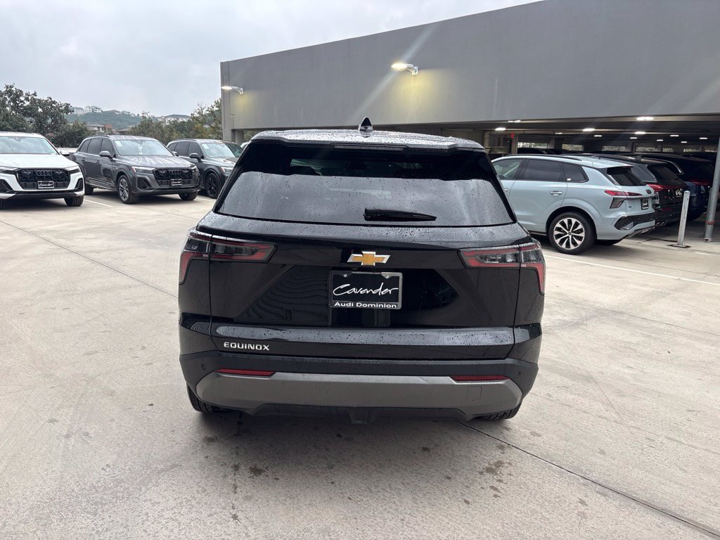 Used 2026 Chevrolet Equinox LT FWD image 12