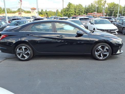 Used 2023 Hyundai Elantra Limited w/ Cargo Package FWD image 5