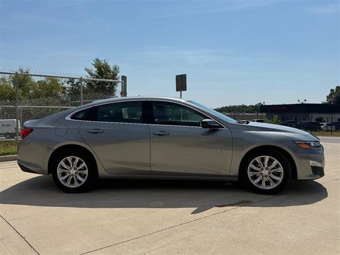 Used 2023 Chevrolet Malibu LT FWD image 4