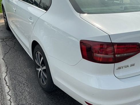 Used 2017 Volkswagen Jetta SE image 6