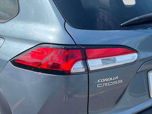 Certified 2023 Toyota Corolla Cross LE w/ Moonroof Package AWD/4WD image 12