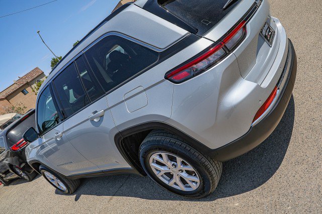Used 2022 Jeep Grand Cherokee Limited RWD image 8