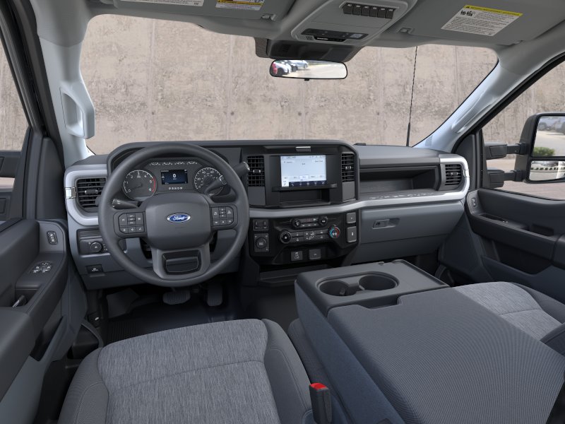 New 2025 Ford F350 4x4 Regular Cab DRW Super Duty image 9