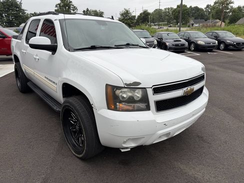 Used 2009 Chevrolet Avalanche LT w/ Luxury Package image 4