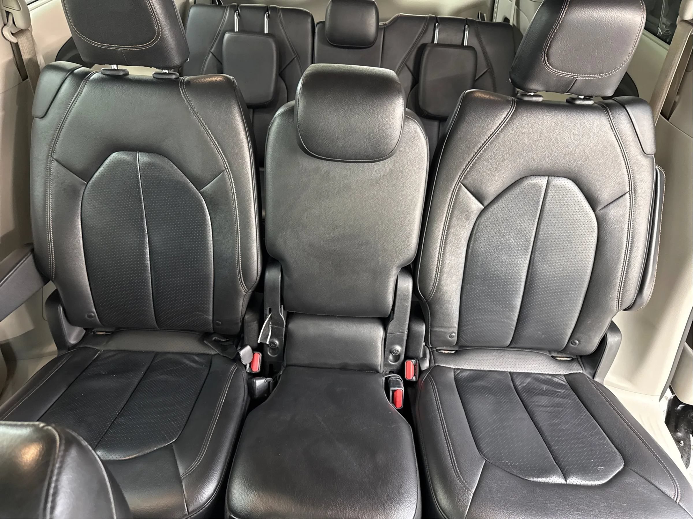 Used 2019 Chrysler Pacifica Touring-L FWD image 20