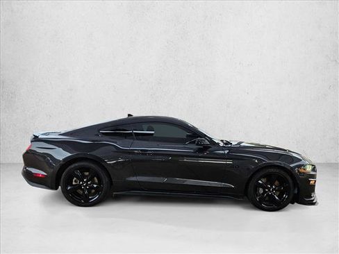 Used 2022 Ford Mustang GT Premium w/ Black Accent Package RWD image 3