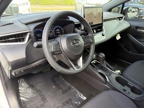 Used 2026 Toyota Corolla SE w/ SE Package image 19