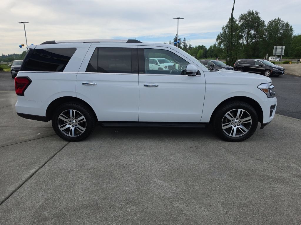Used 2024 Ford Expedition Limited AWD/4WD image 3