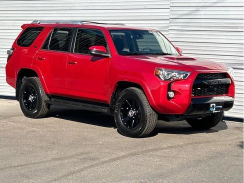 Used 2020 Toyota 4Runner SR5 image 12