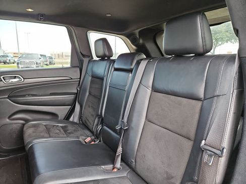 Used 2019 Jeep Grand Cherokee Altitude RWD image 18
