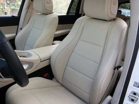 Used 2024 Mercedes-Benz GLS 450 GLS 450 4MATIC image 9