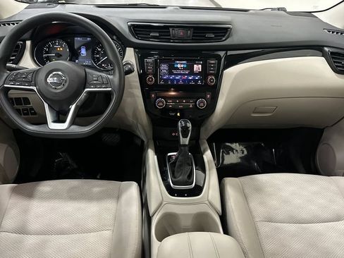 Used 2020 Nissan Rogue Sport SV FWD image 15