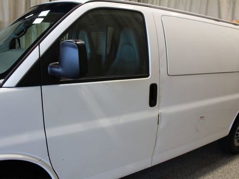 Used 2008 Chevrolet Express 3500 image 8