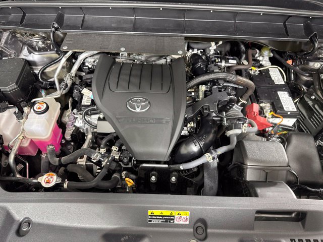Used 2023 Toyota Highlander LE AWD/4WD image 9