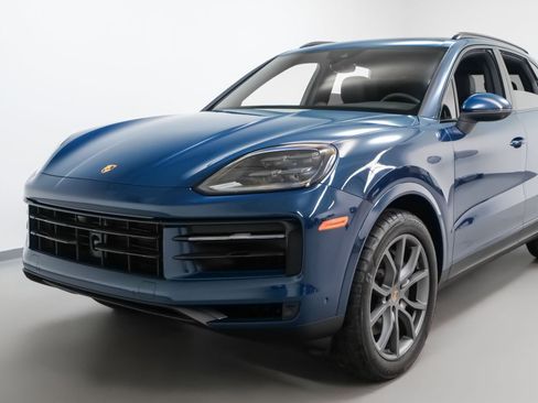 Used 2024 Porsche Cayenne image 7