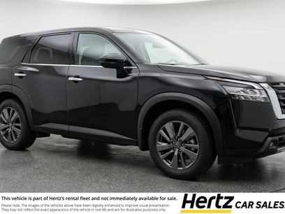 Used 2025 Nissan Pathfinder SV