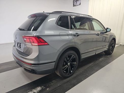 Used 2023 Volkswagen Tiguan SE R-Line FWD image 7