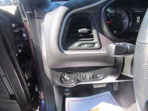 Used 2021 Dodge Challenger SXT w/ Driver Convenience Group RWD image 11