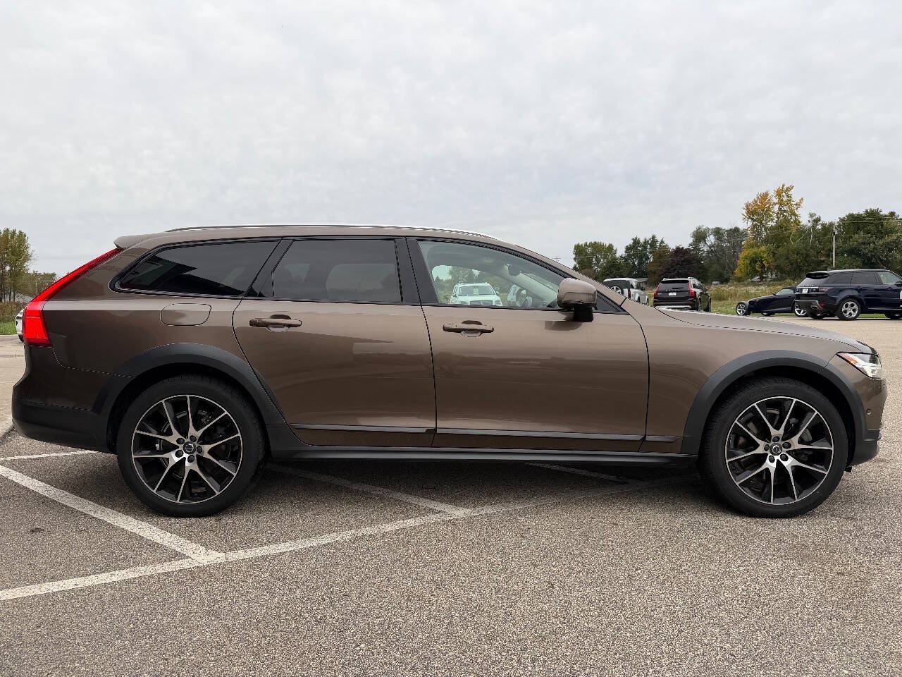 Used 2018 Volvo V90 T6 Cross Country w/ Convenience Package AWD/4WD image 8