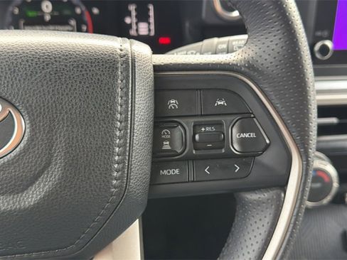 Used 2025 Toyota 4Runner SR5 image 25