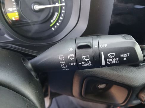 Used 2025 Jeep Wrangler Willys image 35