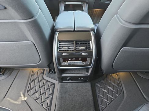 New 2026 BMW X7 xDrive40i image 21