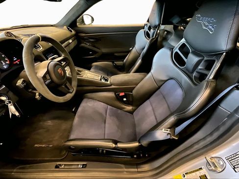 Used 2025 Porsche 718 Cayman GT4 RS RWD image 15