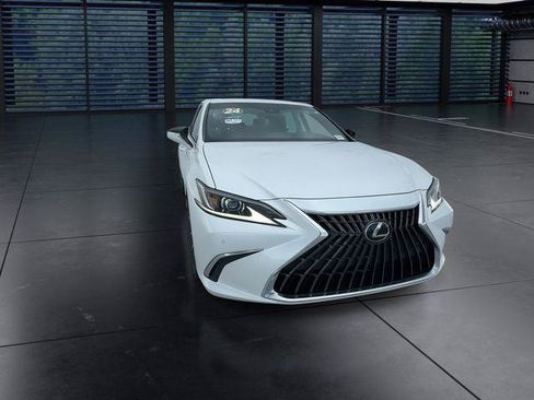 Certified 2024 Lexus ES 300h w/ Premium Package FWD image 3