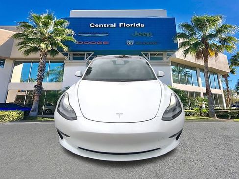 Used 2022 Tesla Model 3 Performance image 3