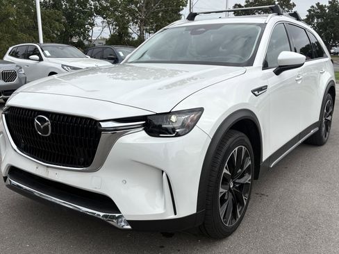 Used 2024 MAZDA CX-90 Plug-In Hybrid w/ Premium Pkg image 5