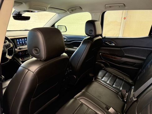 Used 2021 GMC Acadia Denali w/ Denali Technology Package FWD image 22
