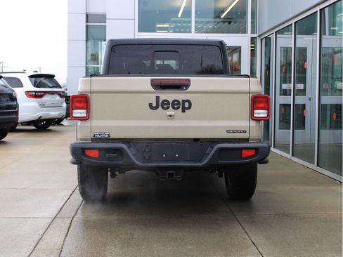 Used 2020 Jeep Gladiator Sport w/ Quick Order Package 24S image 7