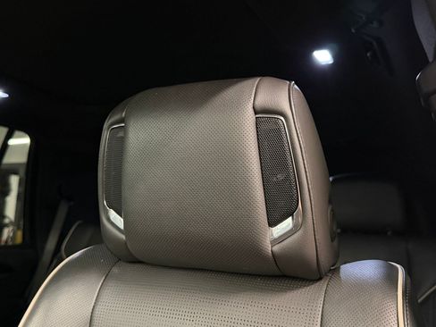 Used 2023 Cadillac Escalade Sport AWD/4WD image 36