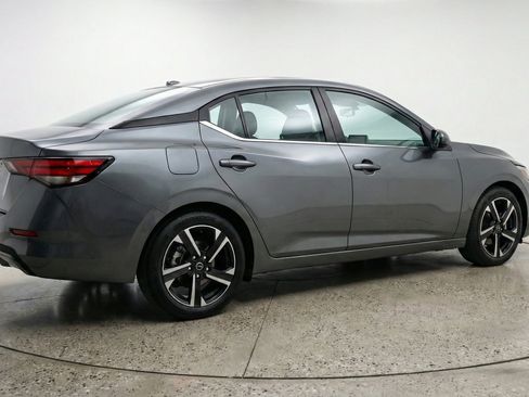 Used 2025 Nissan Sentra SV FWD image 9