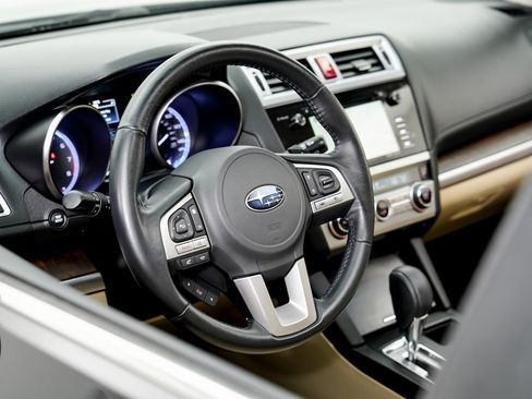 Used 2016 Subaru Outback 2.5i Limited image 9
