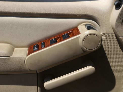 Used 2006 Ford Explorer Eddie Bauer AWD/4WD image 38