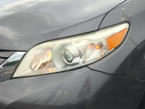 Used 2017 Toyota Sienna LE FWD image 7