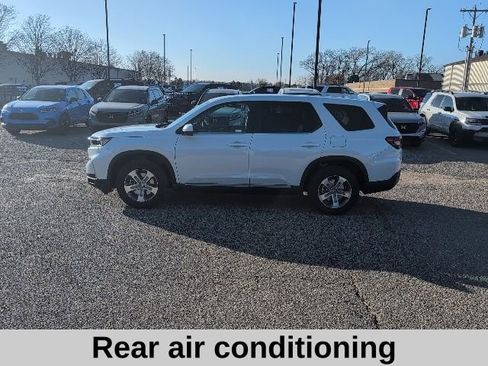 New 2025 Honda Pilot EX-L image 3