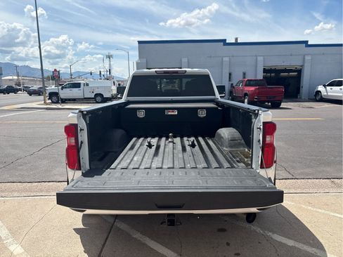 Used 2022 Chevrolet Silverado 3500 High Country w/ Safety Package II AWD/4WD image 18