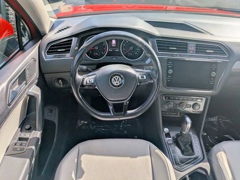Used 2018 Volkswagen Tiguan SEL image 11