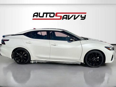 Used 2022 Nissan Maxima SR w/ Sport Mat Group FWD image 8