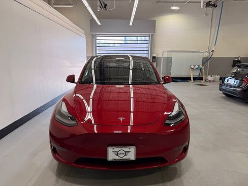 Used 2024 Tesla Model Y Long Range AWD/4WD image 8