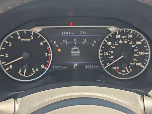 Used 2023 Nissan Altima 2.5 SR w/ SR Premium Package FWD image 11