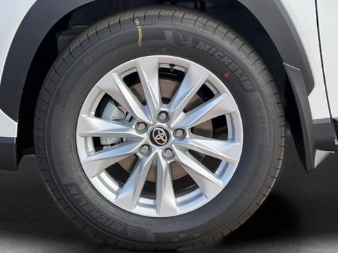 New 2026 Toyota Corolla Cross LE FWD image 31