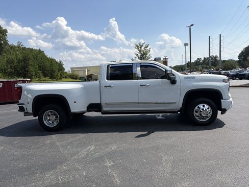 Used 2026 Chevrolet Silverado 3500 High Country w/ Technology Package AWD/4WD image 4