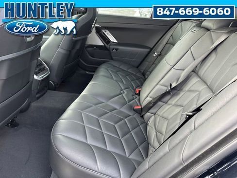 Used 2024 BMW 740i xDrive image 12