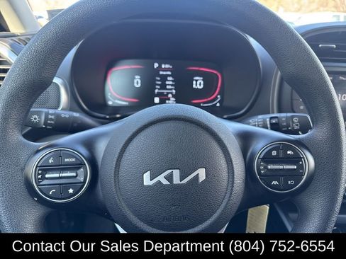 Used 2025 Kia Soul LX w/ LX Technology Package image 17
